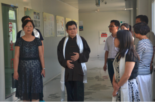 原香港衛(wèi)視執(zhí)行臺(tái)長楊錦麟先生一行蒞臨奇正集團(tuán)參觀考察